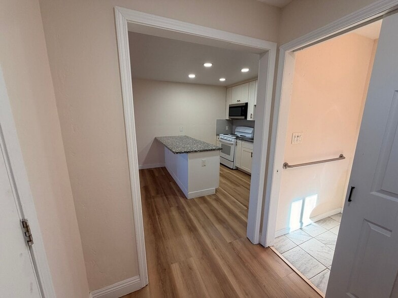 Building Photo - 2844 Rio Linda Blvd