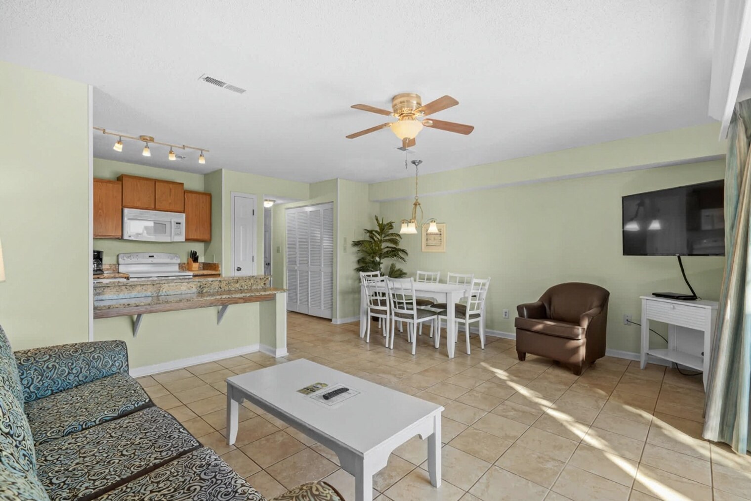 Building Photo - 203 Double Eagle Dr