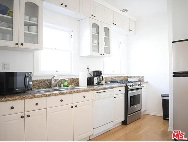 Building Photo - 1121 15th St