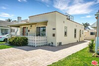 Building Photo - 6301 S Harcourt Ave