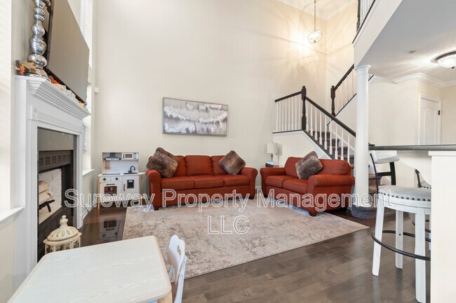 Building Photo - 221 Lookout Pl