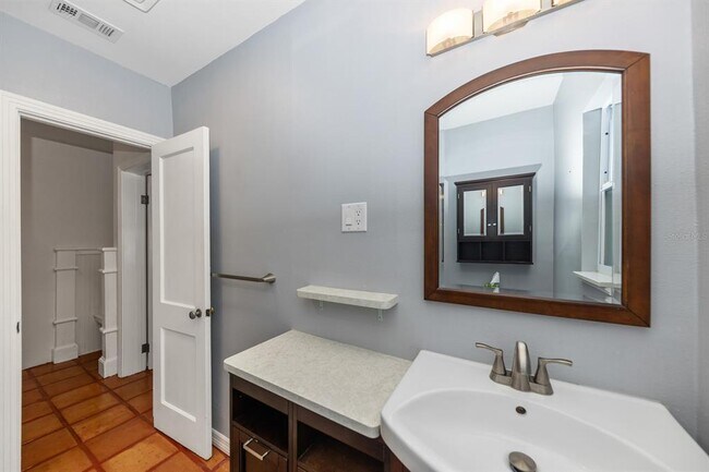 Building Photo - 3228 1st Ave W