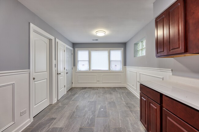 Building Photo - 7835 S Essex Ave