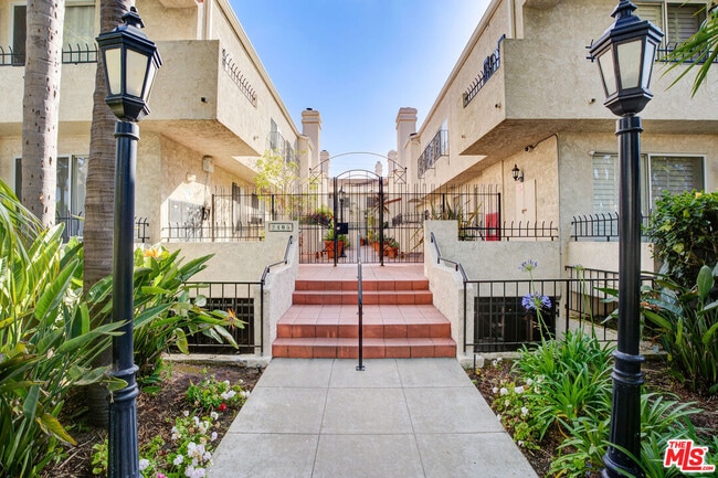 Building Photo - 2405 34th St