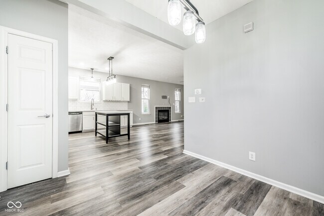 Building Photo - 2525 Central Ave