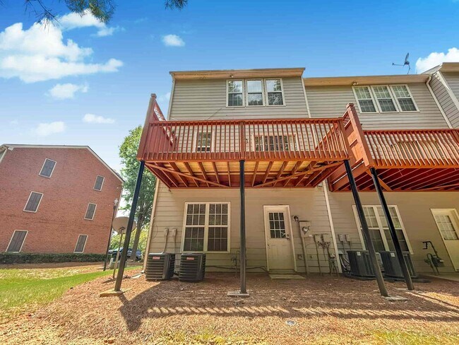 Building Photo - 4033 Edgecomb Dr