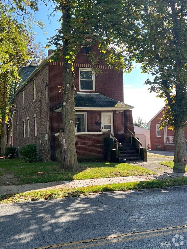 Building Photo - CAMPBELL BRICK 3 BEDROOM