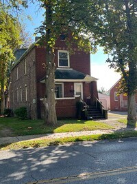 Building Photo - CAMPBELL BRICK 3 BEDROOM