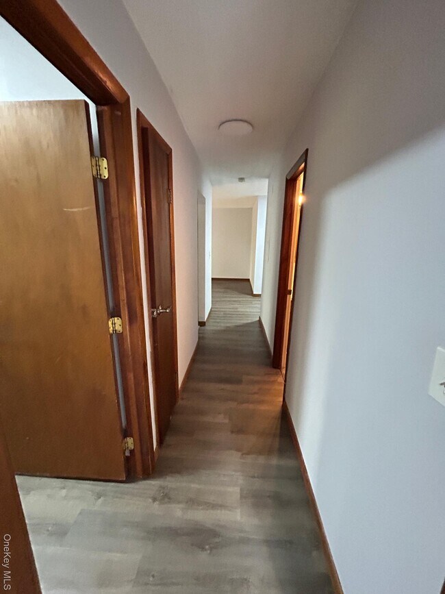 Building Photo - 3 Hook Rd