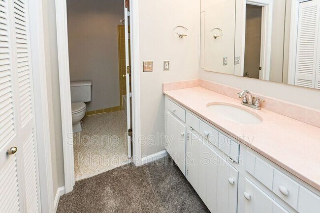 Building Photo - 11 Poets Corner