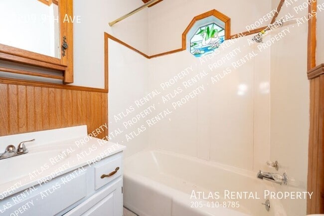 Building Photo - 3709 9th Ave