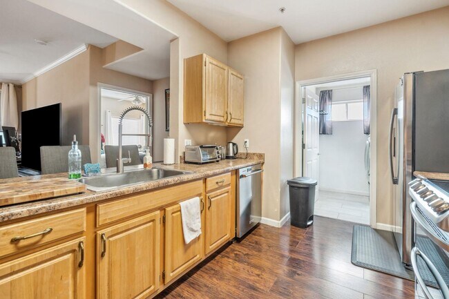 Building Photo - 501 Gibson Dr