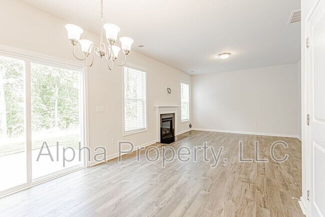 Building Photo - 364 White Peach Wy