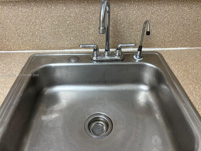 Building Photo - 6820 W Flagler St