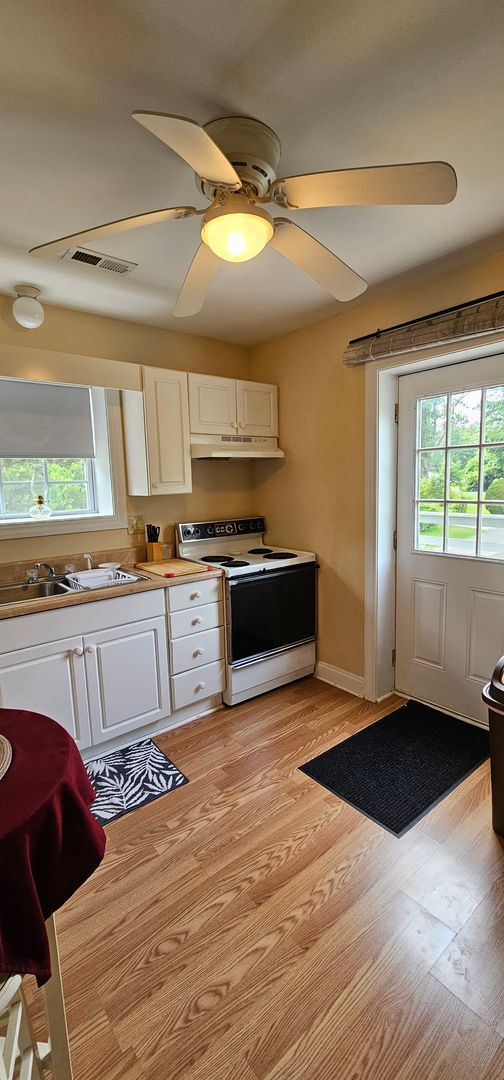 Building Photo - Charming Long Term Rental - Georgetown, SC