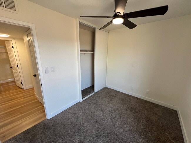 Building Photo - 1534 Hialeah Dr