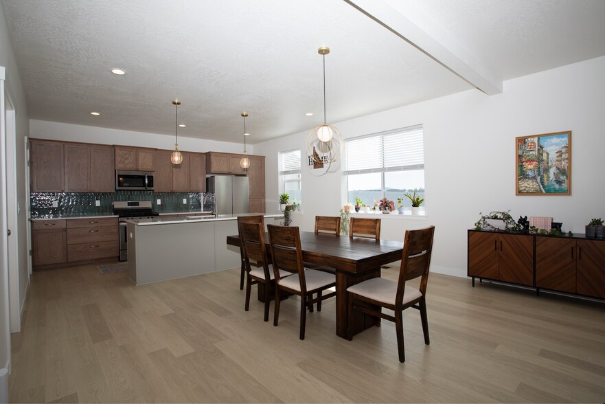 Building Photo - 4872 E Dorado Ave