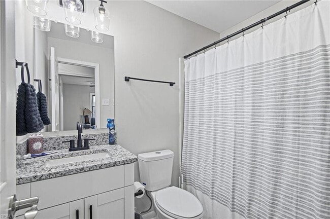 Building Photo - 840 Churchill Terrace