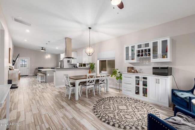 Building Photo - 2647 E Contention Mine Rd