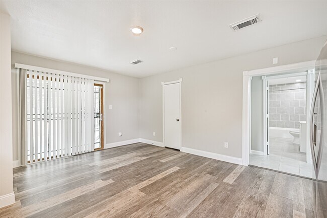 Building Photo - 5220 Krueger Dr
