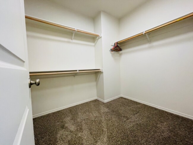 Building Photo - Charming 3 Bed/2 Bath Single Family Home i...