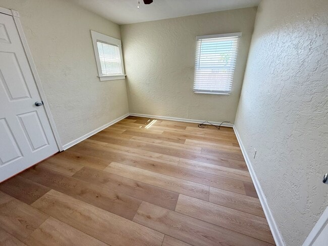 Building Photo - Updated 3 Bed/2 Bath Home For Rent!