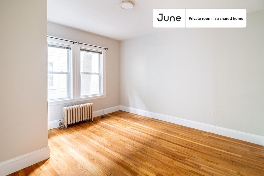 Building Photo - Room in Shared 4 bed/1 bath home