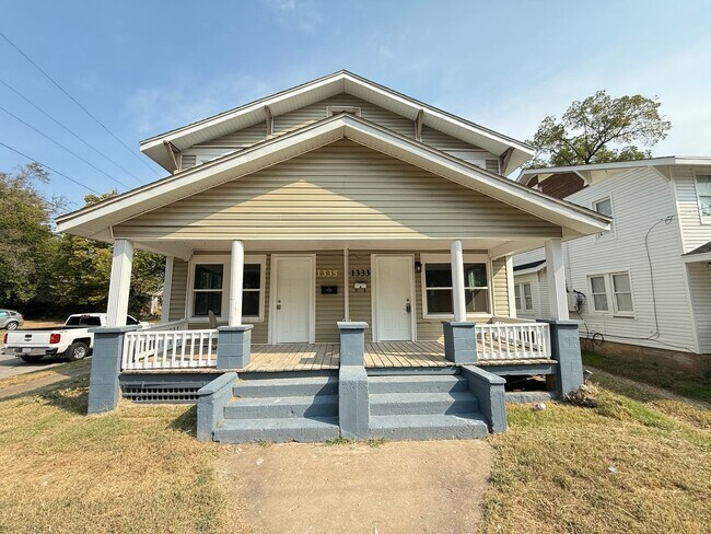Building Photo - 1335-1335 W Mt Vernon St