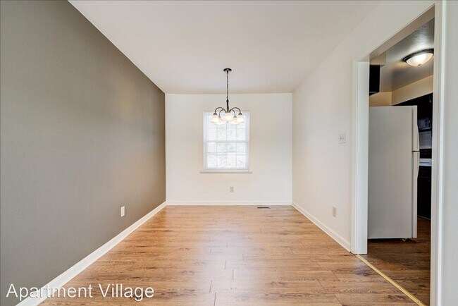 Building Photo - 2 br, 1 bath House - 2910 Ravenswood Dr