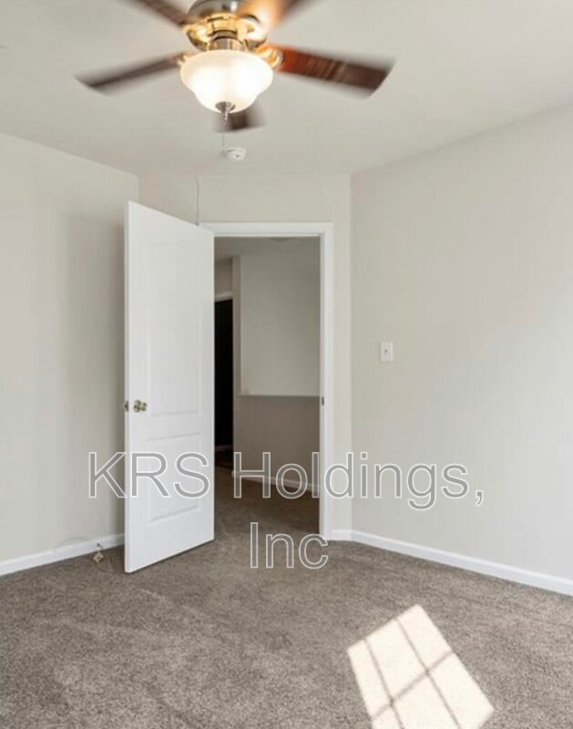 Building Photo - 3521 Regret Ln
