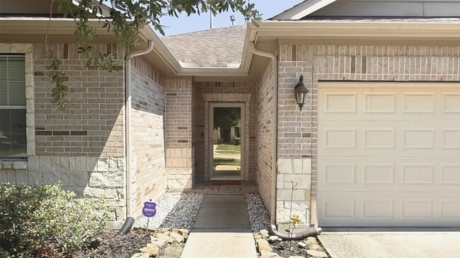 Building Photo - 15110 Sierra Ridge Dr