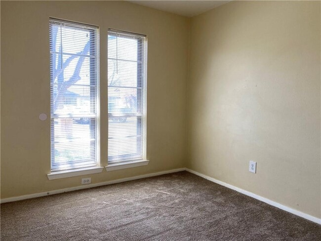 Building Photo - 2231 Palmera Cove