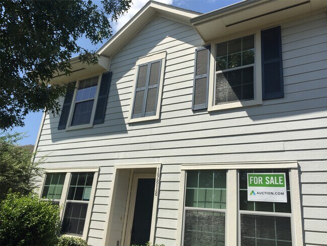 Building Photo - 19818 Lindenwick Ct