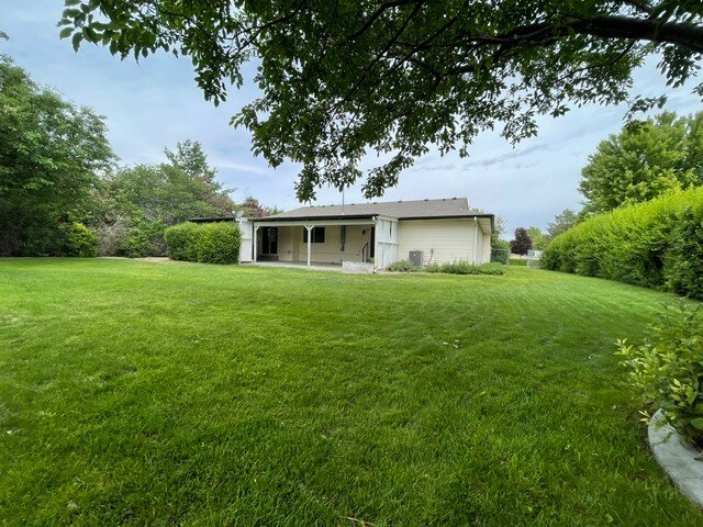 Building Photo - 14901 Eagle Dr
