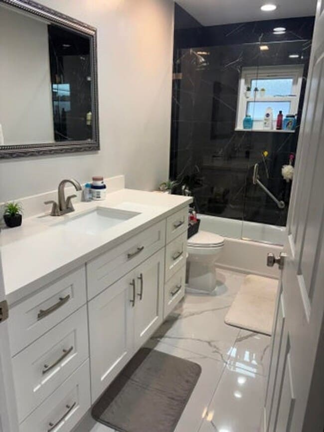 Building Photo - 18255 181st Cir S