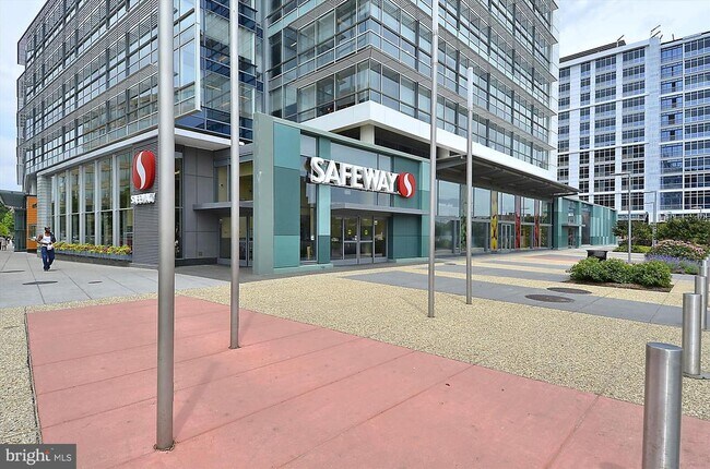 Building Photo - 800 4th St SW