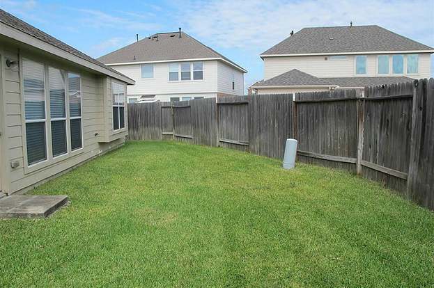 Building Photo - 6218 Menor Crest Dr