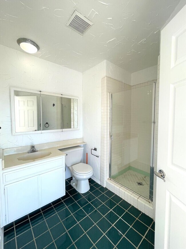 Building Photo - 451