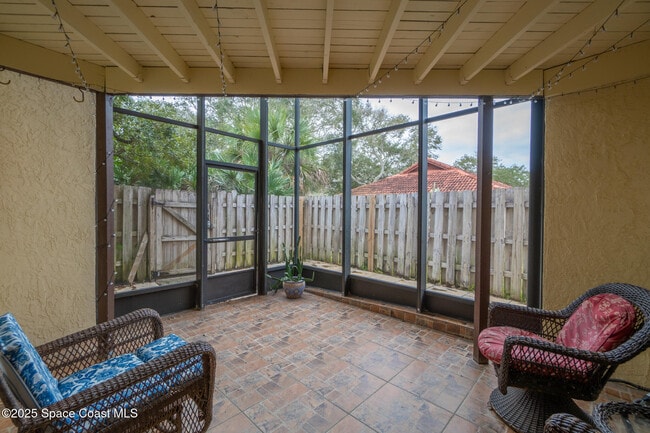 Building Photo - 8753 Live Oak Ct