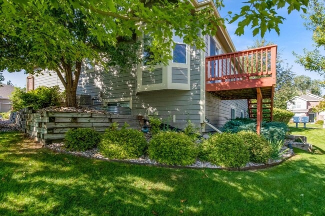 Building Photo - Spacious Patio Home 3 Bed 3 Bath