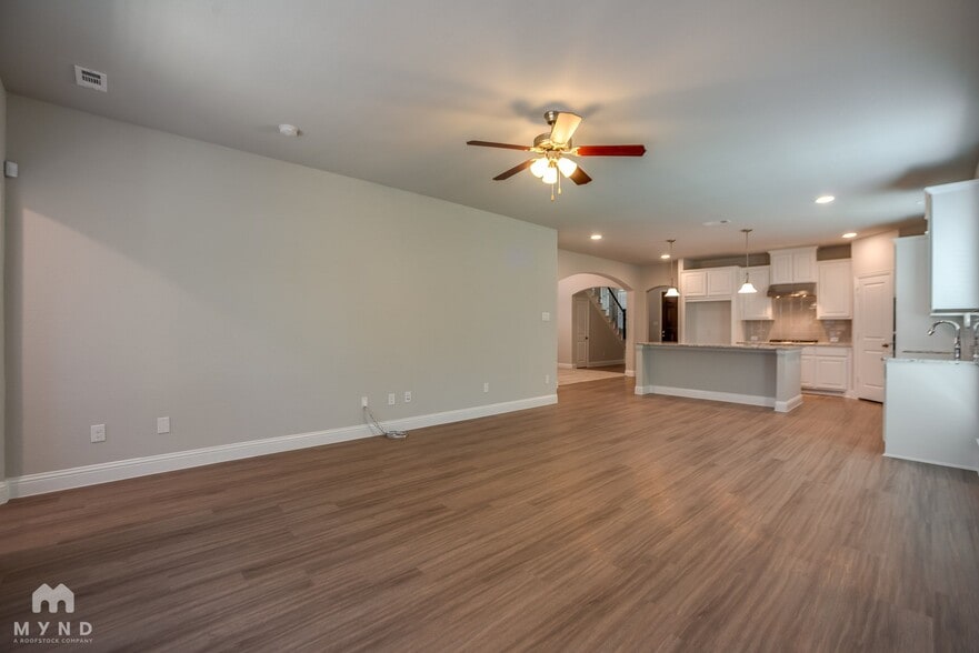 Building Photo - 100 Knight of Realm Blvd