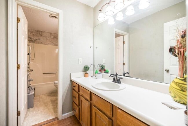 Building Photo - 123 Whipoorwill Way