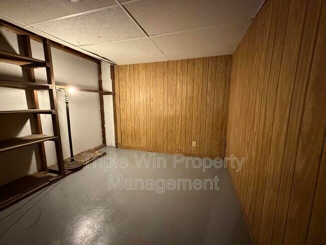 Building Photo - 2408 Caverhill Dr