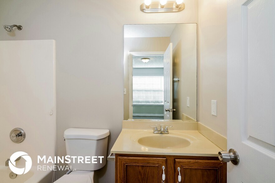 Building Photo - 139 Clover Cove Dr