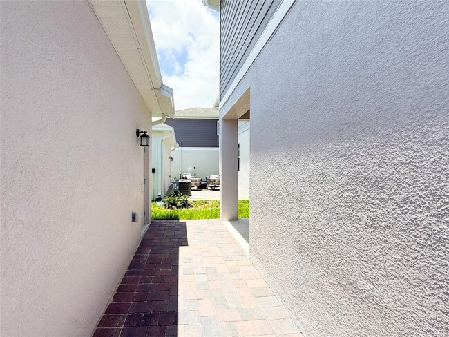 Building Photo - 1806 Rider Rain Ln