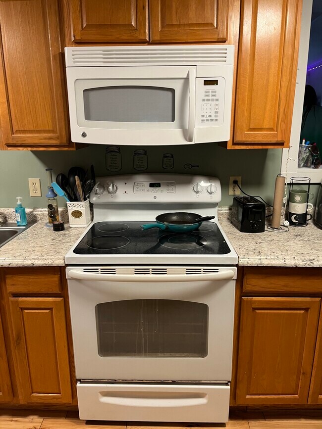 Building Photo - 62 Ontario St