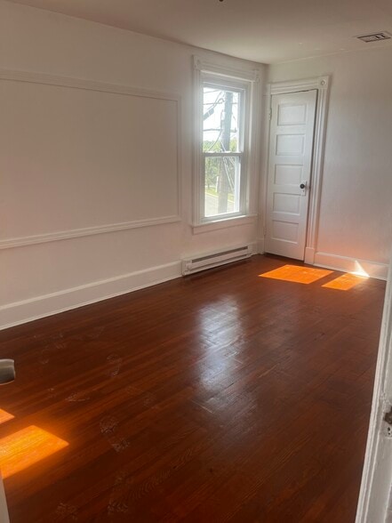 Building Photo - 12 S Plank Rd