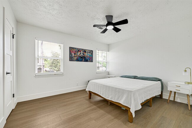 Building Photo - 723 Loire Ln