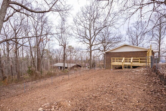 Building Photo - 340 Alpine Dr