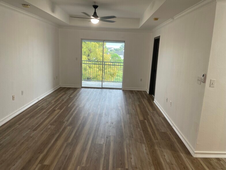 Building Photo - 3714 Palm Desert Ln